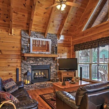 Solid Ground Lodge With Yard! Pigeon Forge Exterior foto