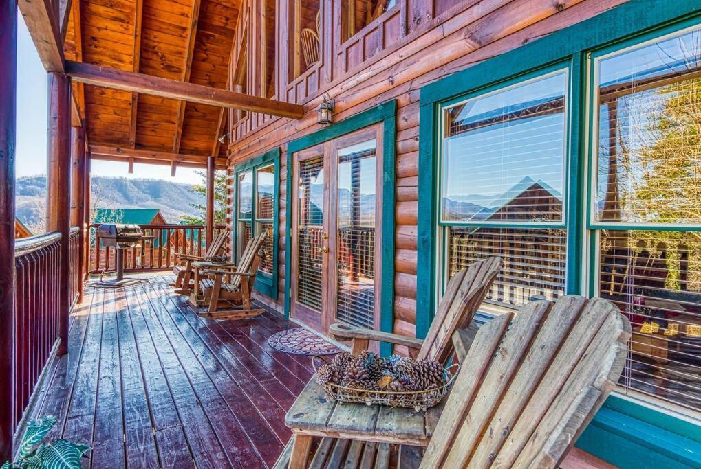 Solid Ground Lodge With Yard! Pigeon Forge Exterior foto