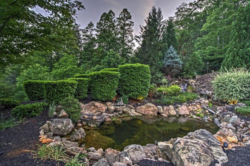 Solid Ground Lodge With Yard! Pigeon Forge Exterior foto