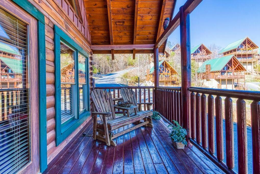 Solid Ground Lodge With Yard! Pigeon Forge Exterior foto